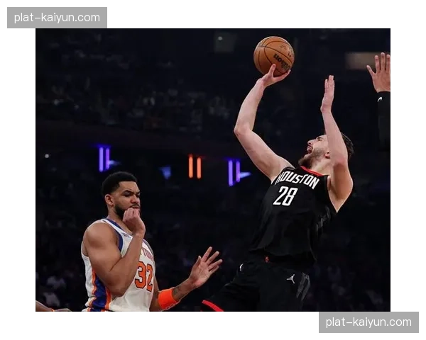 乌度卡临场暂停调整过慢，火箭被逆转暴露教练组应变不足